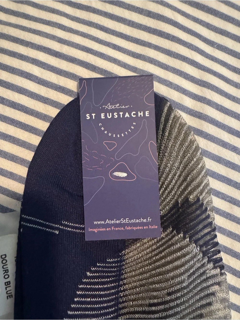 Woman’s elegant sheer Socks in Navy & Gray - Pack of One